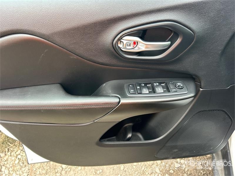 Jeep Cherokee Trailhawk 4WD SUV Auto's
