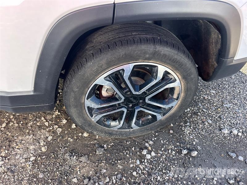 Jeep Compass Limited 4WD SUV Samochody osobowe