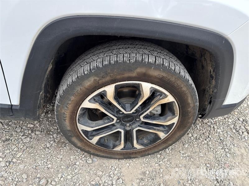 Jeep Compass Limited 4WD SUV Automašīnas