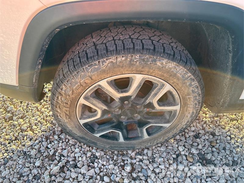 Jeep Compass Trailhawk 4WD SUV Automašīnas