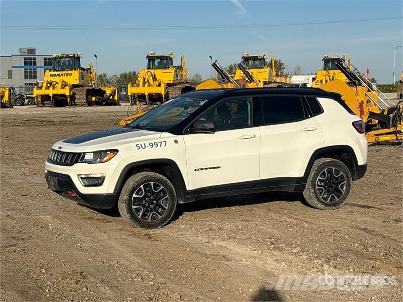 Jeep Compass Trailhawk 4WD SUV Automašīnas