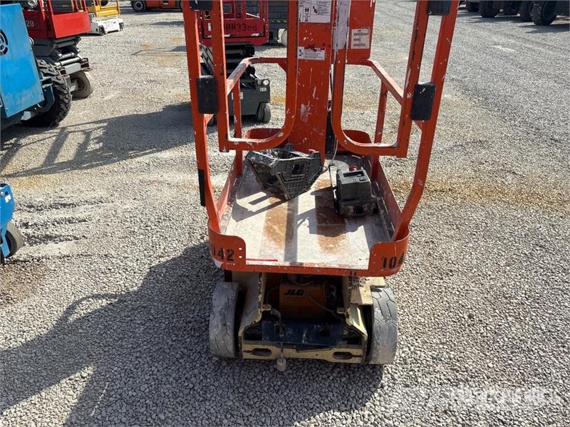 JLG 1230ES Vertical Mast Lift Used Personnel lifts and access elevators