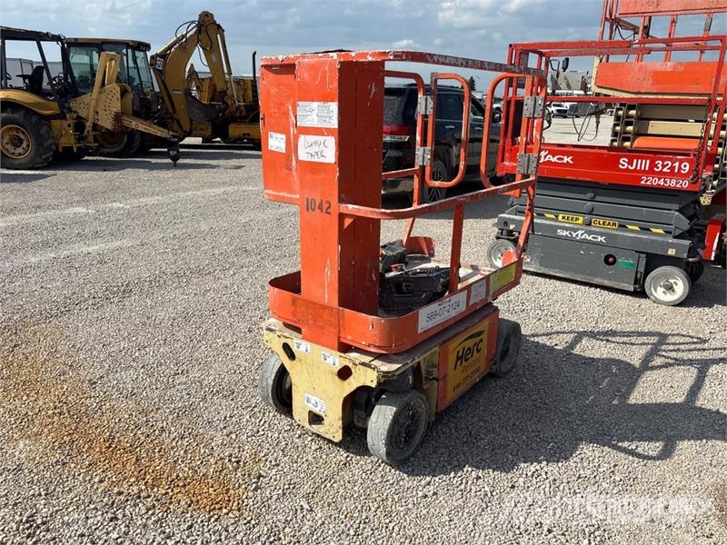 JLG 1230ES Vertical Mast Lift Used Personnel lifts and access elevators