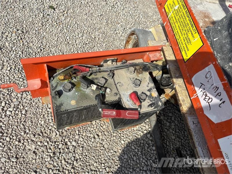 JLG 1230ES Vertical Mast Lift Used Personnel lifts and access elevators
