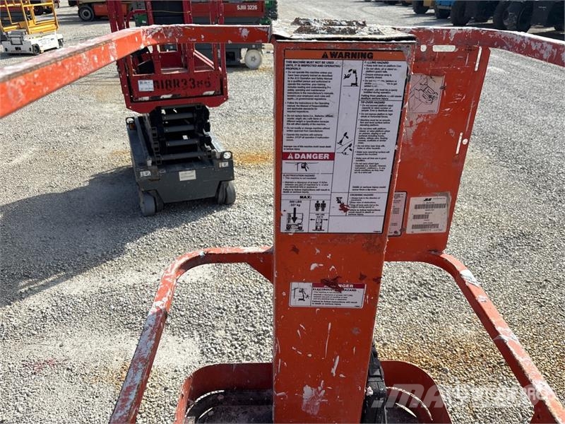 JLG 1230ES Vertical Mast Lift Used Personnel lifts and access elevators