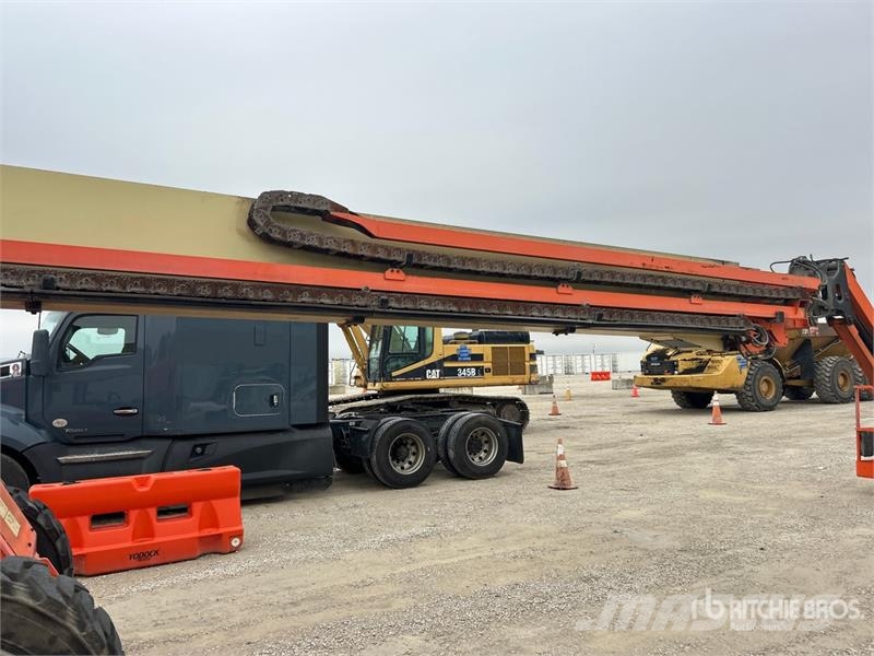 JLG 1350SJP 4WD Diesel Telescopic Boom Lift Telescopic boom lifts