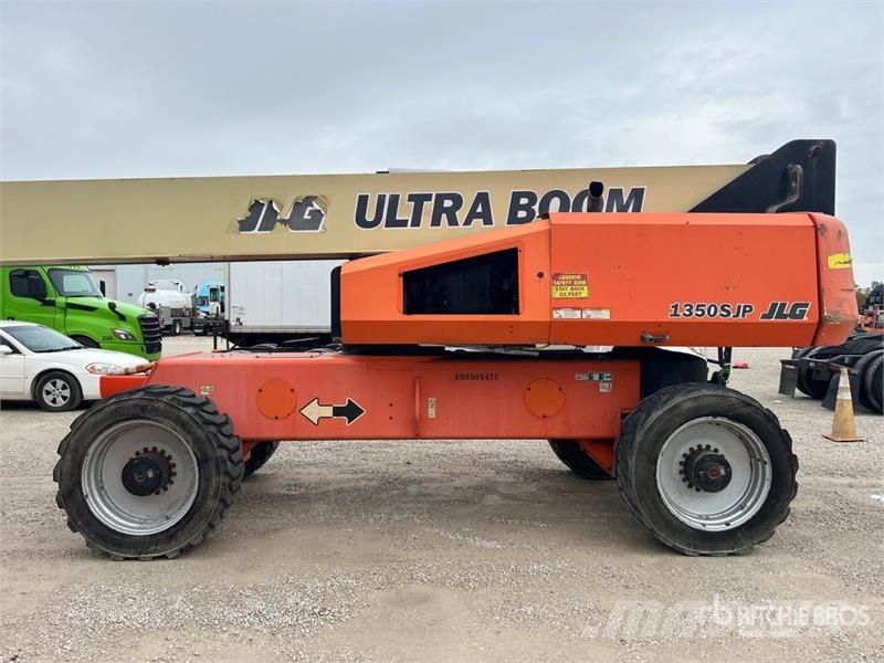 JLG 1350SJP 4WD Diesel Telescopic Boom Lift Nacelles télescopiques