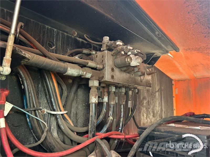 JLG 1350SJP 4WD Diesel Telescopic Boom Lift Telescopic boom lifts