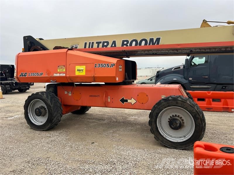JLG 1350SJP 4WD Diesel Telescopic Boom Lift Telescopic boom lifts