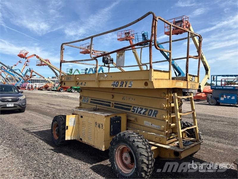 JLG 40RTS 4x4 Diesel Scissor Lift Scissor lifts