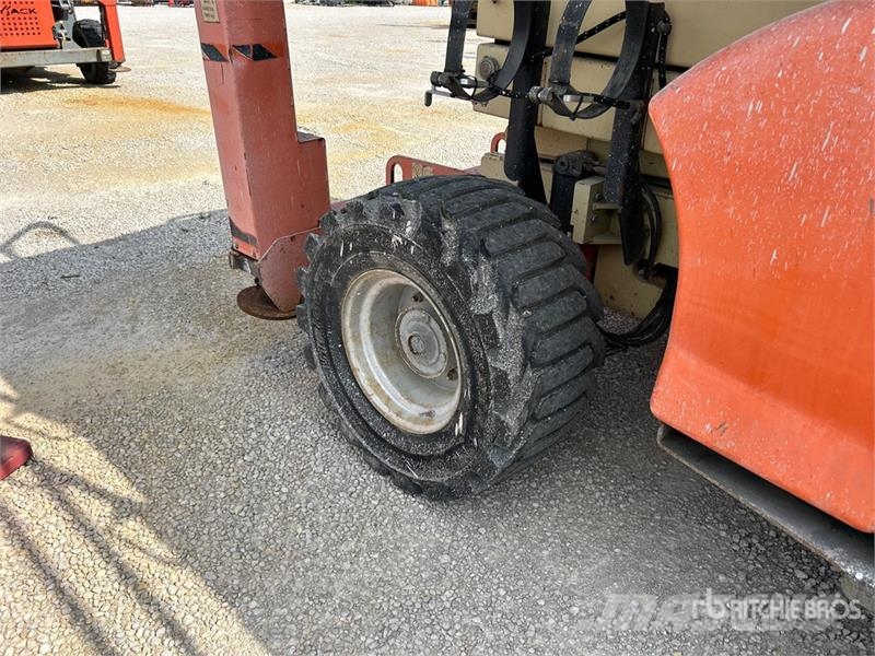 JLG 4394RT 4x4 Dual Fuel Scissor Lift Schaarhoogwerkers