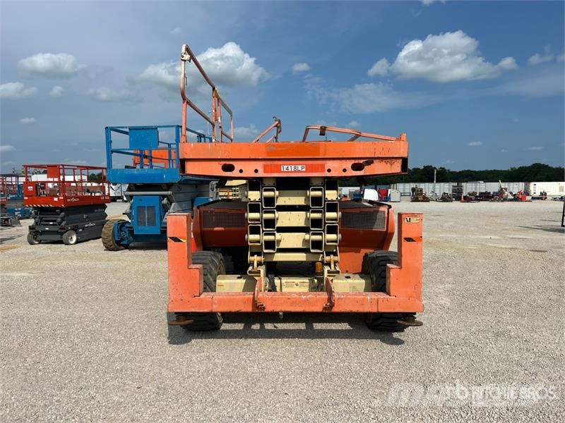 JLG 4394RT 4x4 Dual Fuel Scissor Lift Schaarhoogwerkers