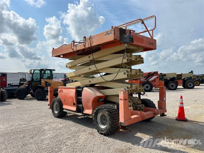 JLG 4394RT 4x4 Dual Fuel Scissor Lift Schaarhoogwerkers