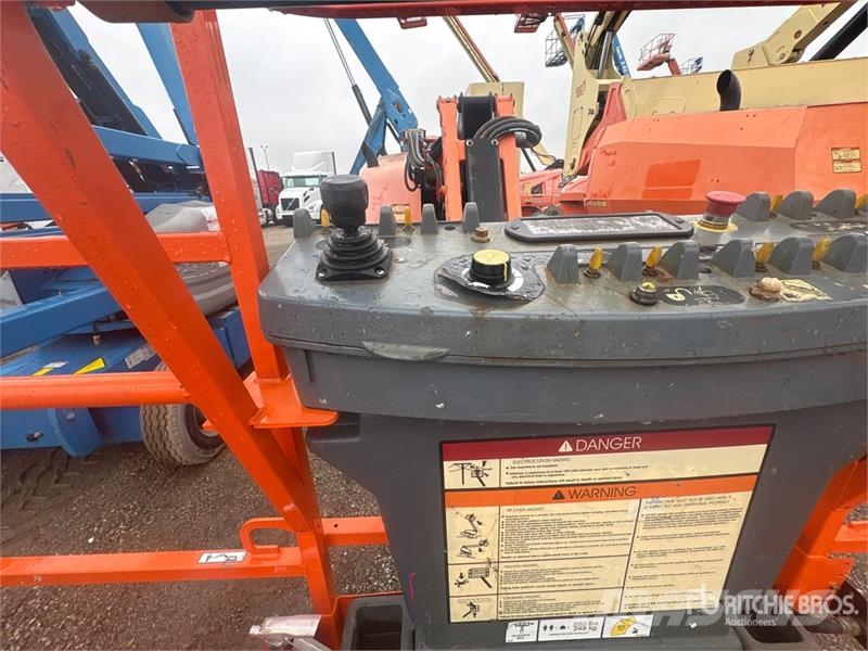 JLG 450AJ 4WD Diesel Articulating Boom Lift Strēles pacēlāji
