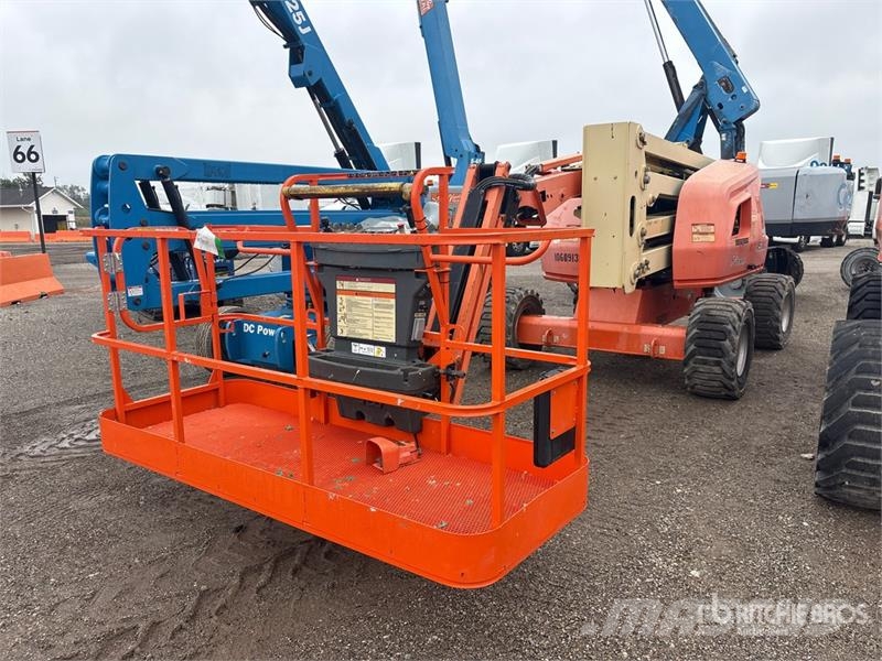 JLG 450AJ 4WD Diesel Articulating Boom Lift Strēles pacēlāji