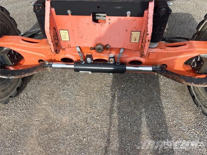 JLG 450AJ 4WD Dual Fuel Articulating Boom Lift Piattaforme a braccio articolato