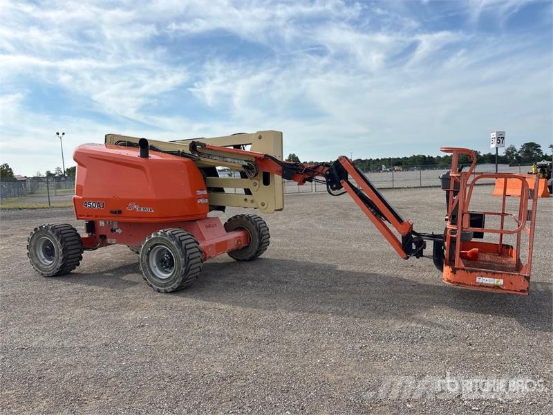 JLG 450AJ 4WD Dual Fuel Articulating Boom Lift Piattaforme a braccio articolato