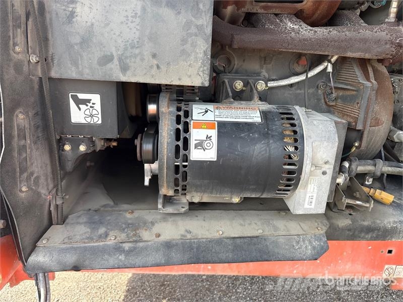 JLG 450AJ 4WD Dual Fuel Articulating Boom Lift Piattaforme a braccio articolato