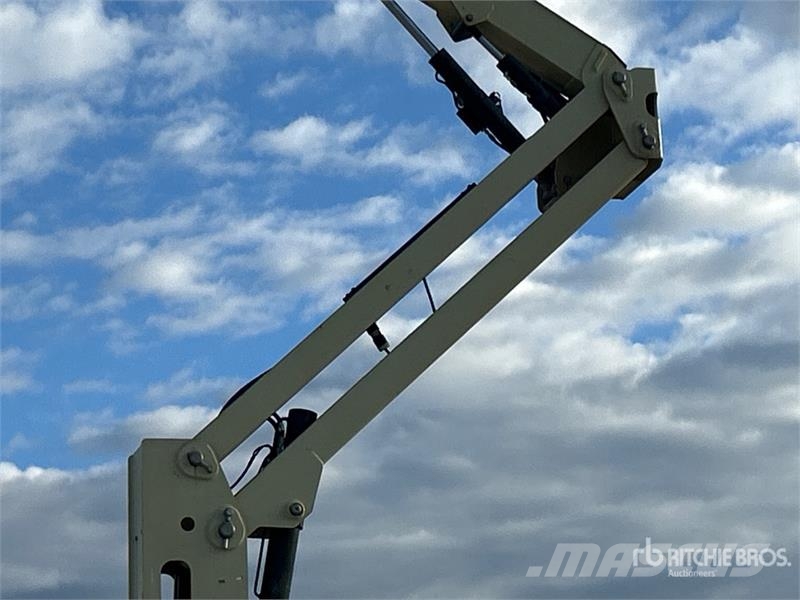 JLG 450AJ 4WD Gasoline Articulating Boom Lift Piattaforme a braccio articolato