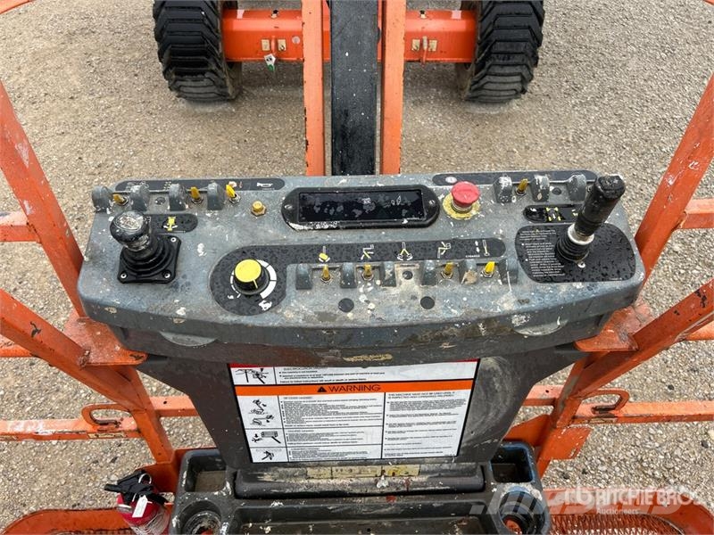 JLG 450AJ 4WD Gasoline Articulating Boom Lift 관절형 전동이동 리프트