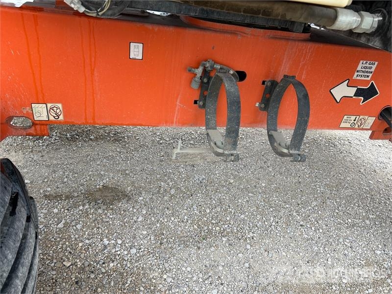JLG 450AJ 4WD Gasoline Articulating Boom Lift 관절형 전동이동 리프트