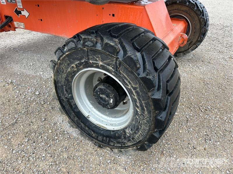 JLG 450AJ 4WD Gasoline Articulating Boom Lift 관절형 전동이동 리프트