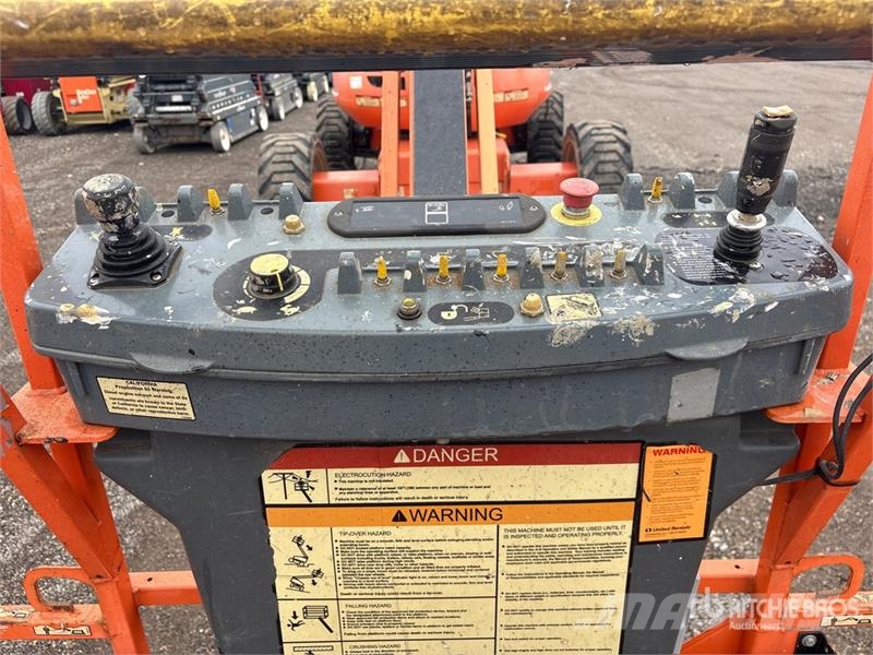 JLG 600AJ 4WD Diesel Articulating Boom Lift Strēles pacēlāji