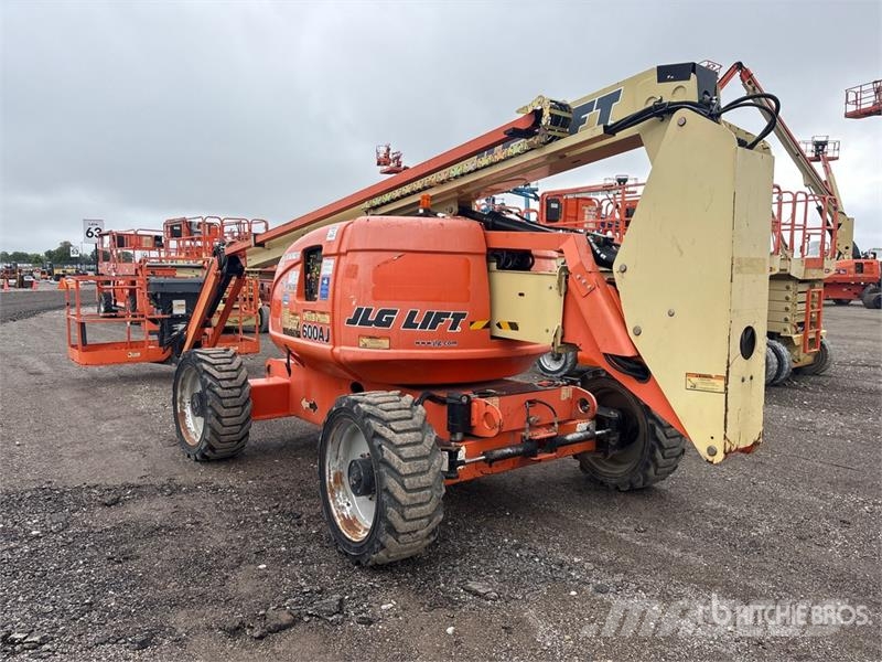JLG 600AJ 4WD Diesel Articulating Boom Lift Strēles pacēlāji