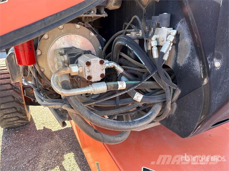 JLG 600AJ 4WD Diesel Articulating Boom Lift 曲臂高空作業車