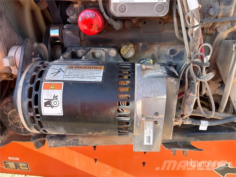 JLG 600AJ 4WD Diesel Articulating Boom Lift 曲臂高空作業車