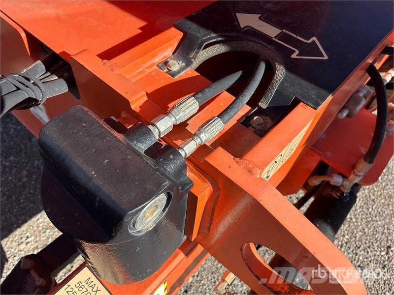 JLG 600AJ 4WD Diesel Articulating Boom Lift 曲臂高空作業車