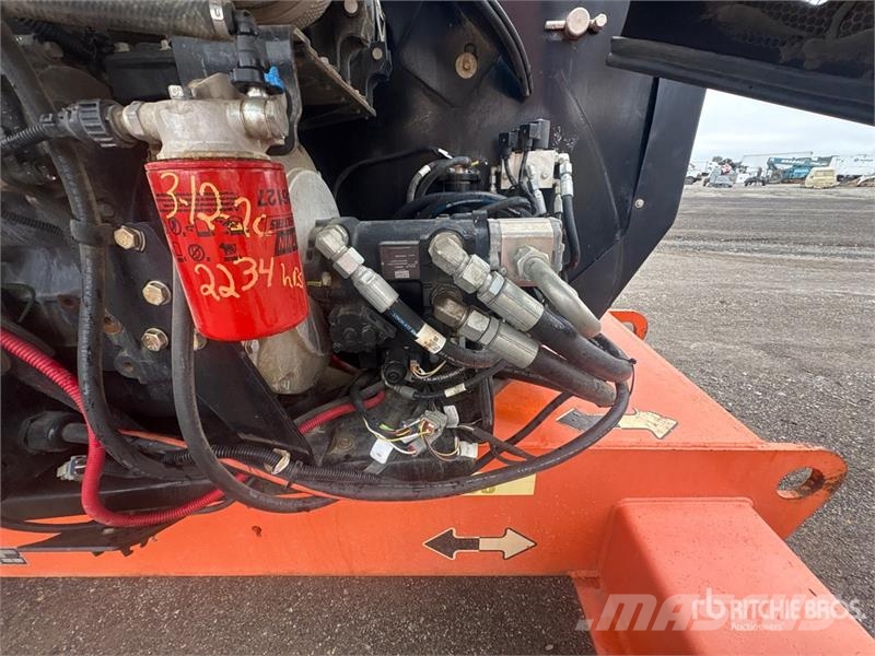 JLG 600AJ 4WD Diesel Articulating Boom Lift Strēles pacēlāji
