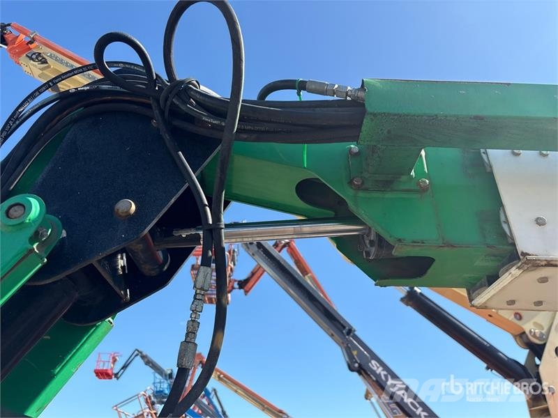JLG 600AJ 4WD Dual Fuel Articulating Boom Lift Коленчатые подъемники