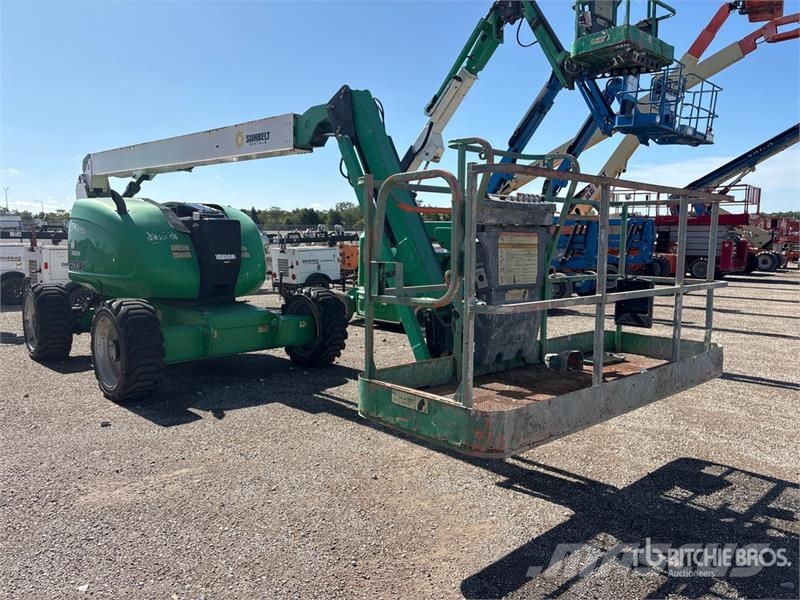 JLG 600AJ 4WD Dual Fuel Articulating Boom Lift Коленчатые подъемники