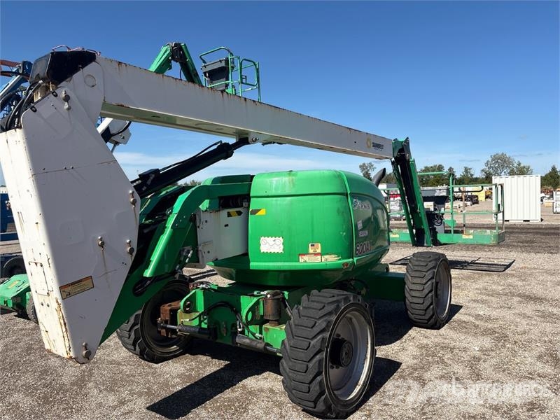 JLG 600AJ 4WD Dual Fuel Articulating Boom Lift Коленчатые подъемники