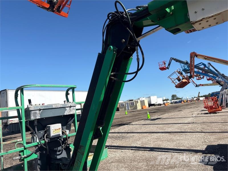 JLG 600AJ 4WD Dual Fuel Articulating Boom Lift Коленчатые подъемники