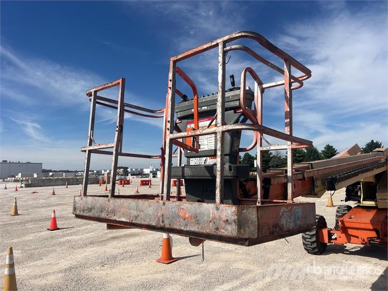 JLG 601S 4WD Diesel Articulating Boom Lift 관절형 전동이동 리프트