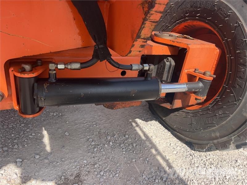 JLG 601S 4WD Diesel Articulating Boom Lift 관절형 전동이동 리프트