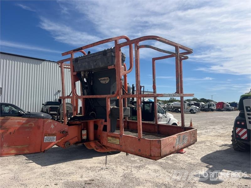 JLG 601S 4WD Diesel Articulating Boom Lift 관절형 전동이동 리프트