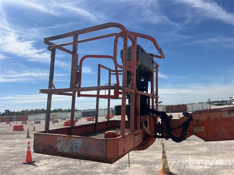 JLG 601S 4WD Diesel Articulating Boom Lift 관절형 전동이동 리프트