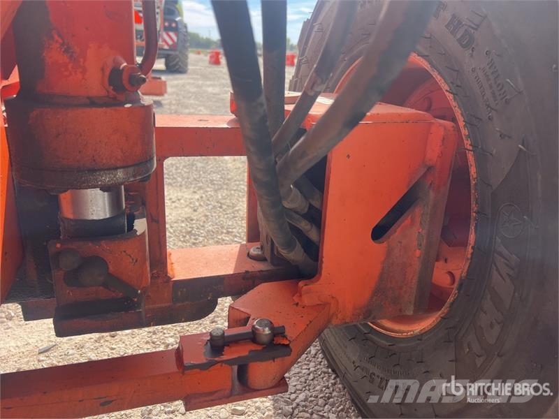 JLG 601S 4WD Diesel Articulating Boom Lift 관절형 전동이동 리프트