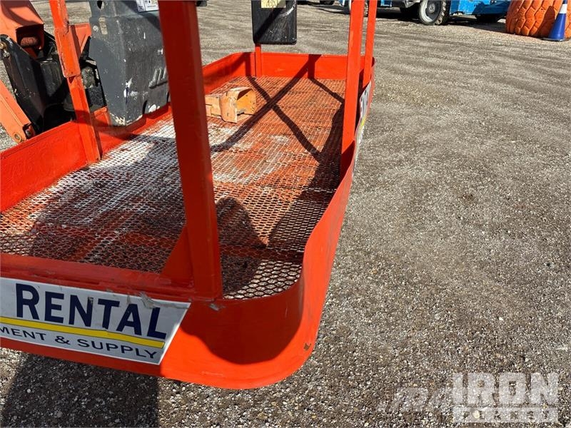 JLG 800 AJ 4WD Diesel Articulating Boom Lift Zglobne dvižne ploščadi