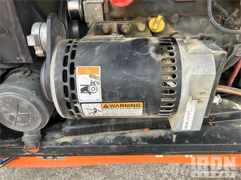 JLG 800 AJ 4WD Diesel Articulating Boom Lift Zglobne dvižne ploščadi
