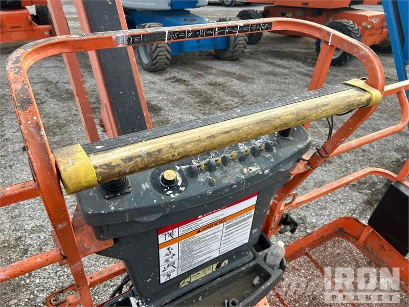 JLG 800 AJ 4WD Diesel Articulating Boom Lift Zglobne dvižne ploščadi