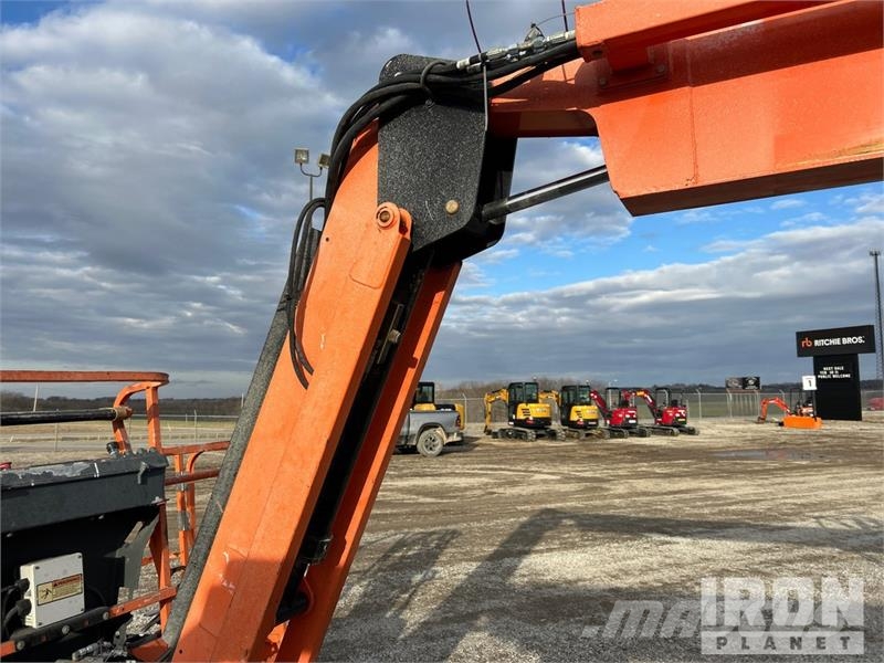 JLG 800 AJ 4WD Diesel Articulating Boom Lift Zglobne dvižne ploščadi