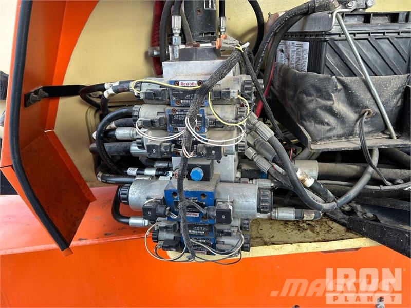 JLG 800 AJ 4WD Diesel Articulating Boom Lift Zglobne dvižne ploščadi