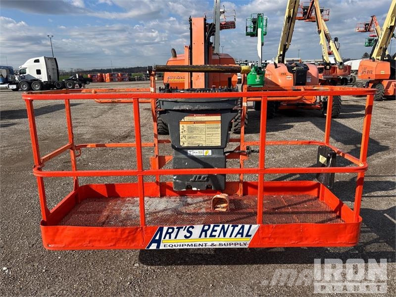 JLG 800 AJ 4WD Diesel Articulating Boom Lift Zglobne dvižne ploščadi