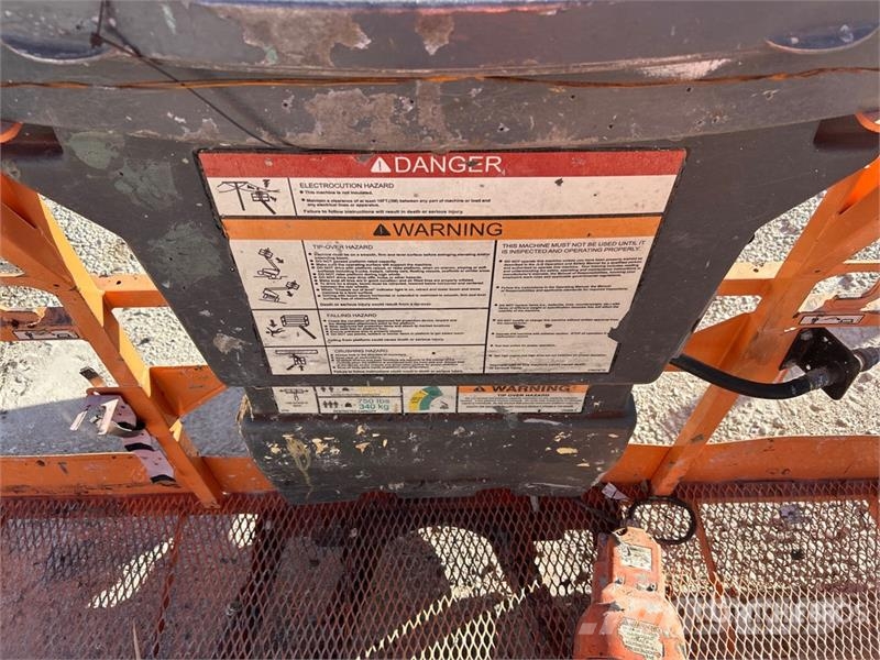 JLG 860SJ 4WD Diesel Telescopic Boom Lift 直臂高空工作平台