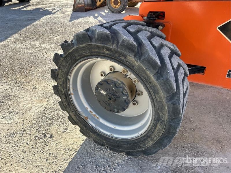 JLG 860SJ 4WD Diesel Telescopic Boom Lift 直臂高空工作平台