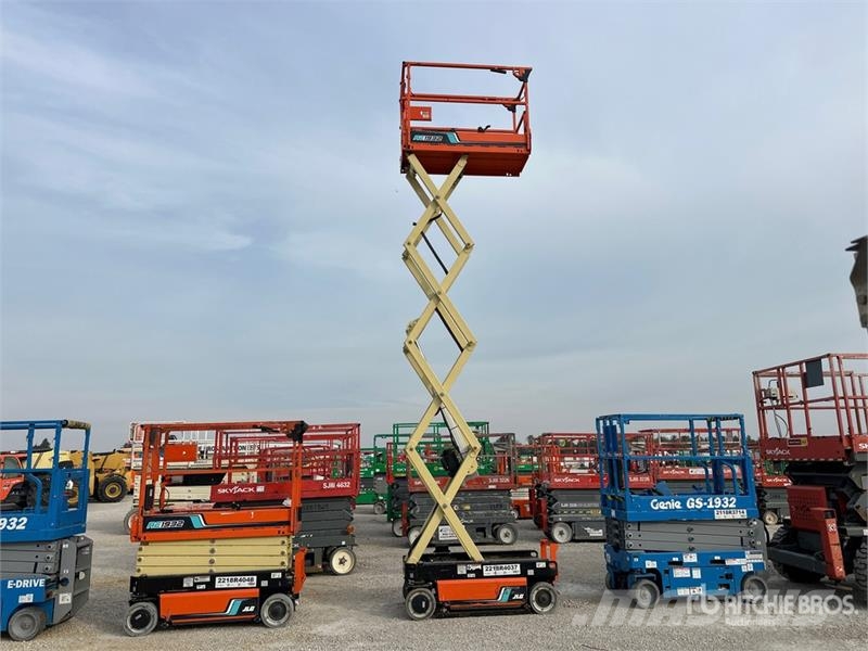JLG AE1932 Electric Scissor Lift Scissor lifts